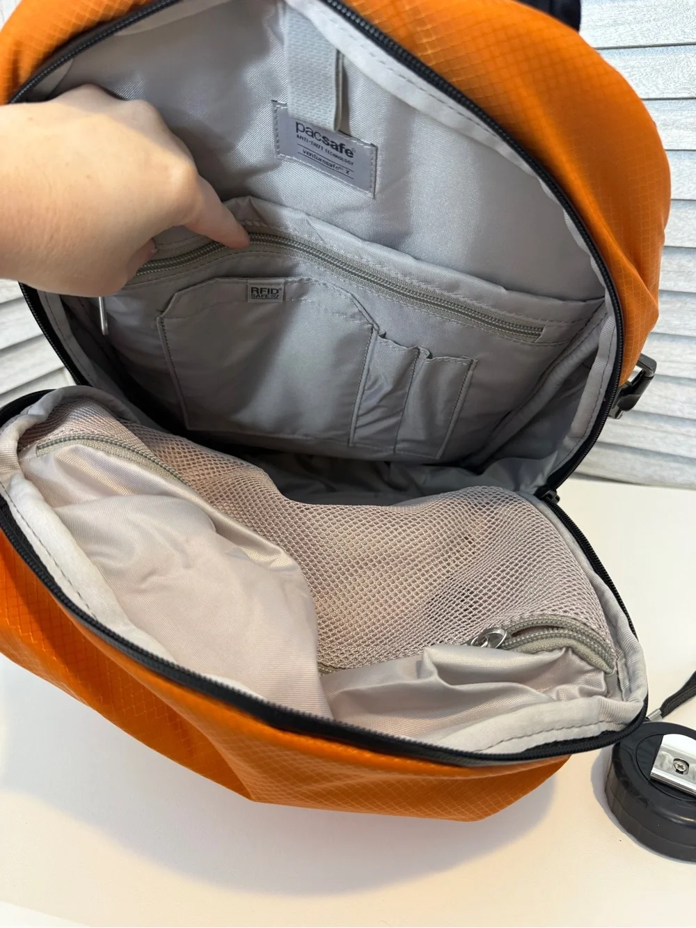 Pacsafe Venturesafe X18 Burnt Orange 8L Backpack